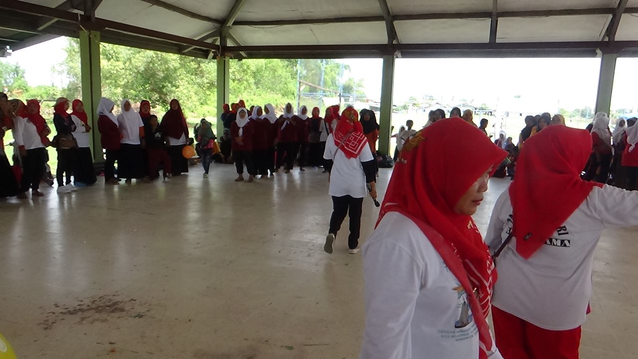 Lomba PKK HUT RI