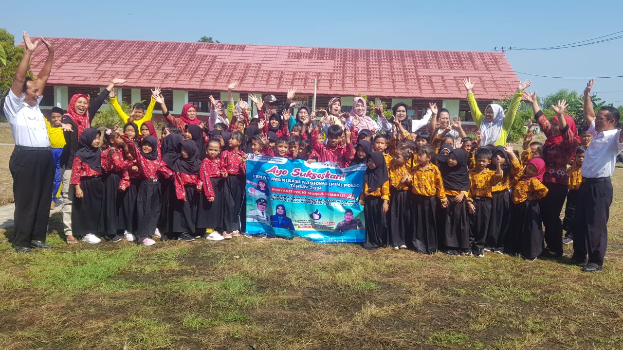 FOTO_BERSAMA_PIN_POLIO_DI_SD_N_01_BD_UTAMA